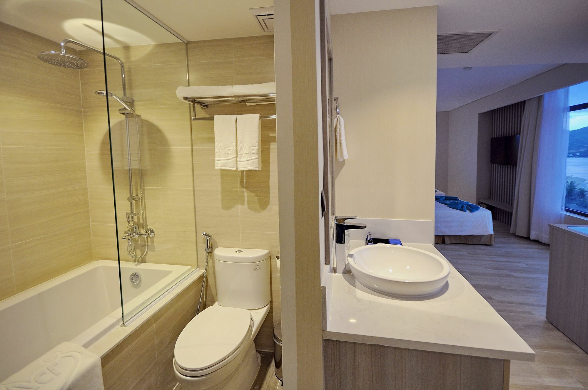 The Mcr Luxury Nha Trang Hotel Bagian luar foto